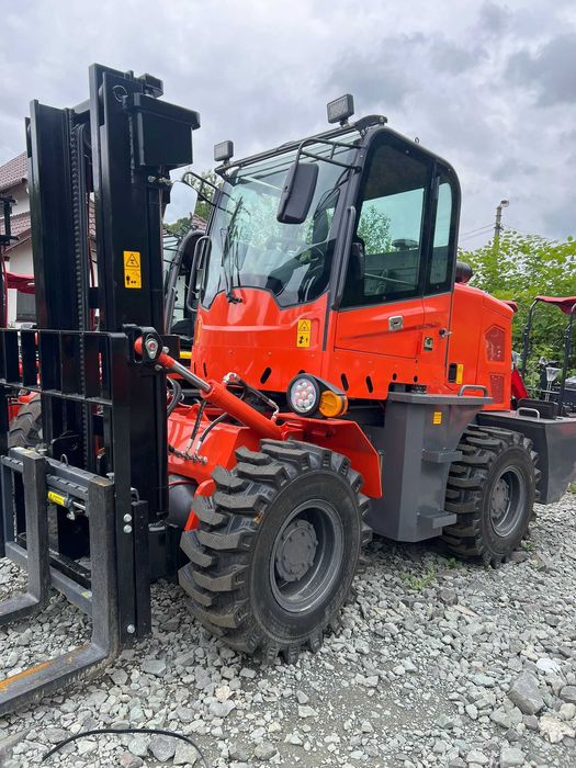 Stivuitor 4x4 allterain SM320