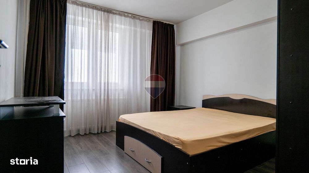 Apartament cu 3 camere de vânzare