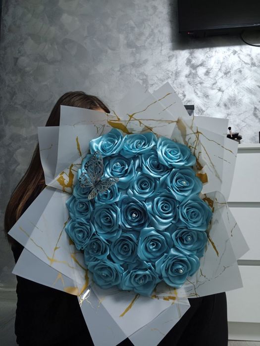 Vând buchete de trandafiri din satin