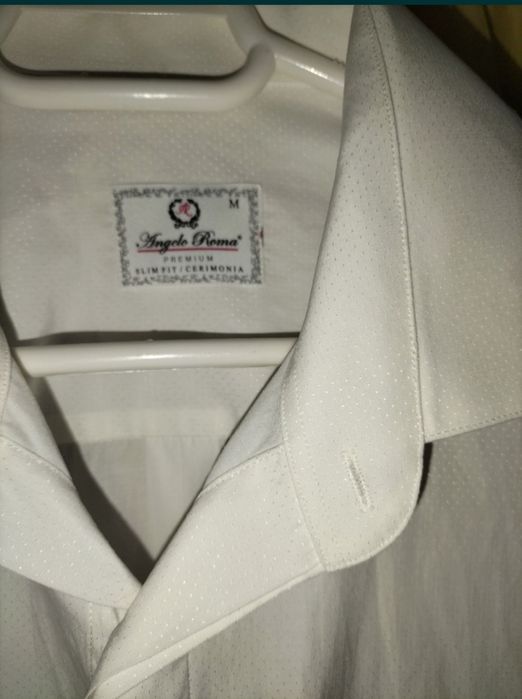 Vând costum de ginere sau naș,cadou cămașă și butoni.