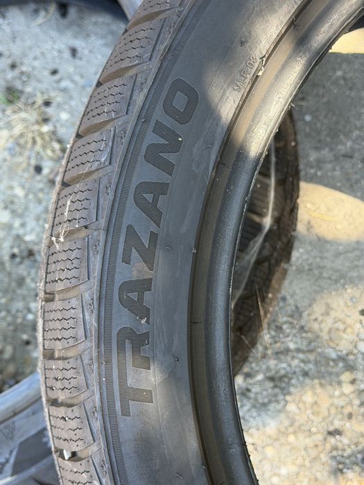 Гуми тразоно 255/40/19 ЗИМНИ
