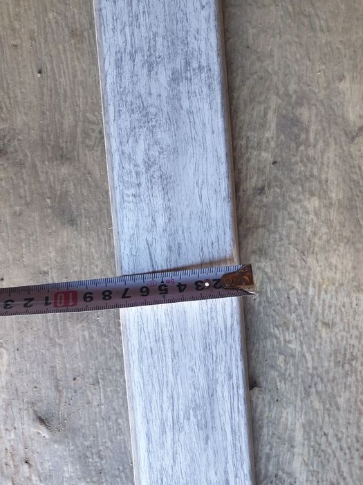 Продам срочна плинтуса