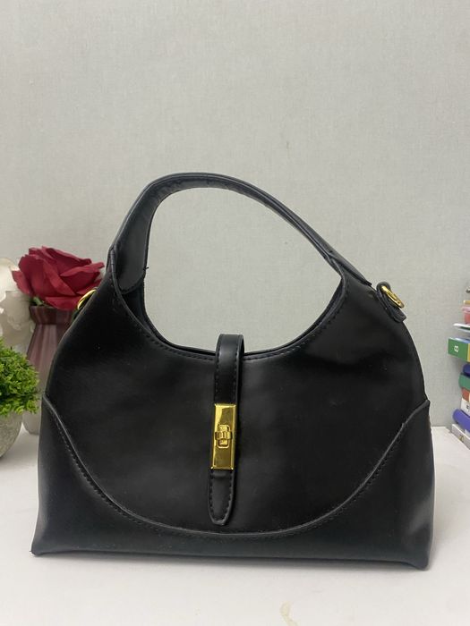 Продаю новую сумку. Не носила