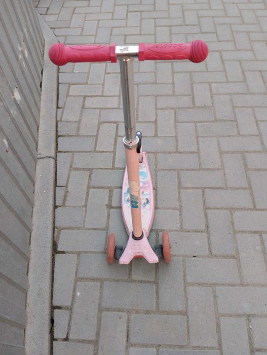 Детский трёхколёсный самокат