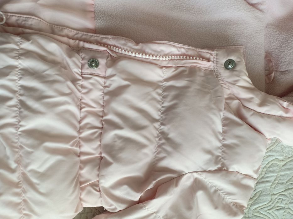 Продам детскую курточку на девочку