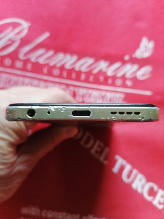 Продаётся телефон Vivo Y35