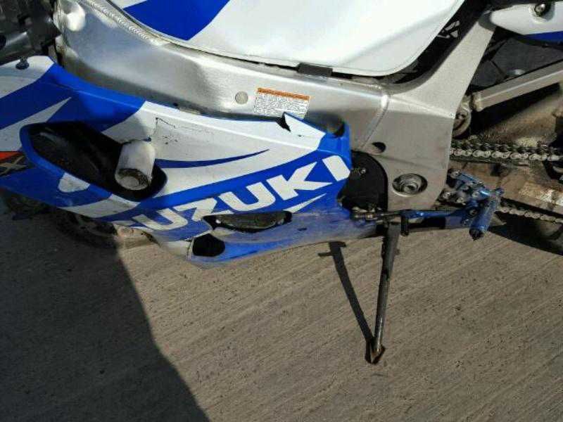 продавам мотор на части  Suzuki gsxr 600