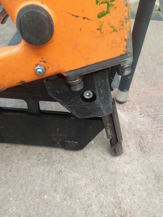 Пневматичен такер за пирони до 160 мм . Reich Holz-her