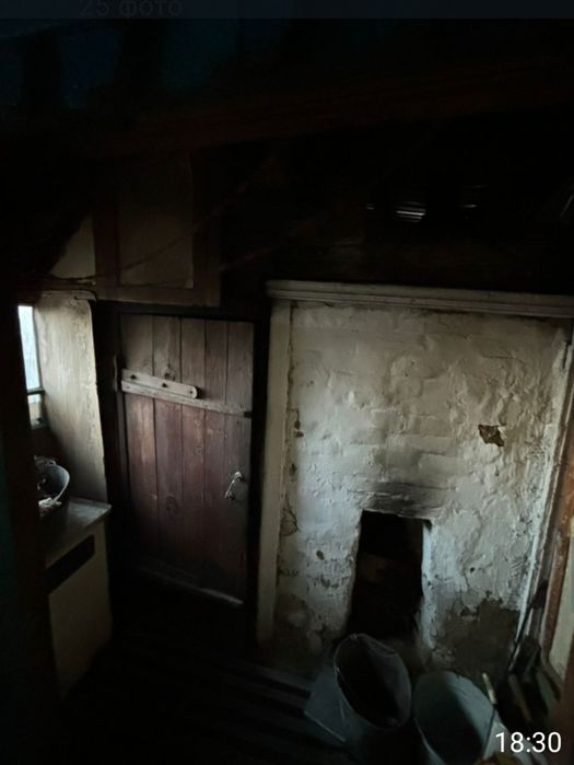 Два дома на одной ограде