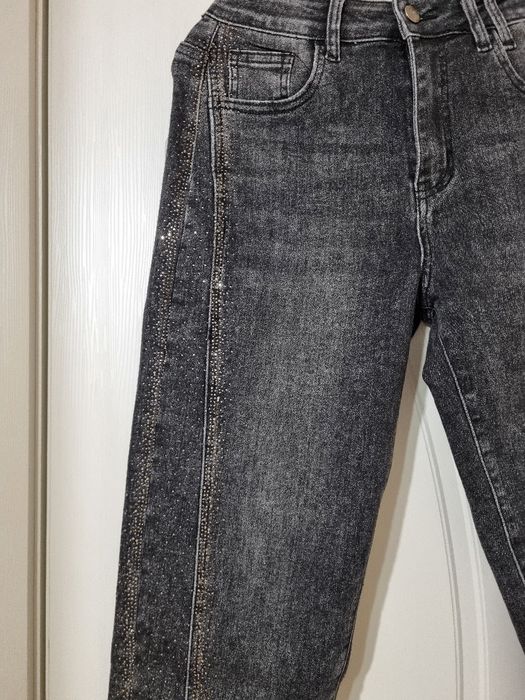 Нови дънки с камъни