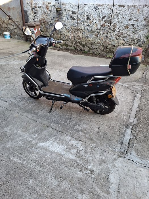 Vand scuter electric