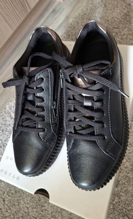 Спортни дамски обувки