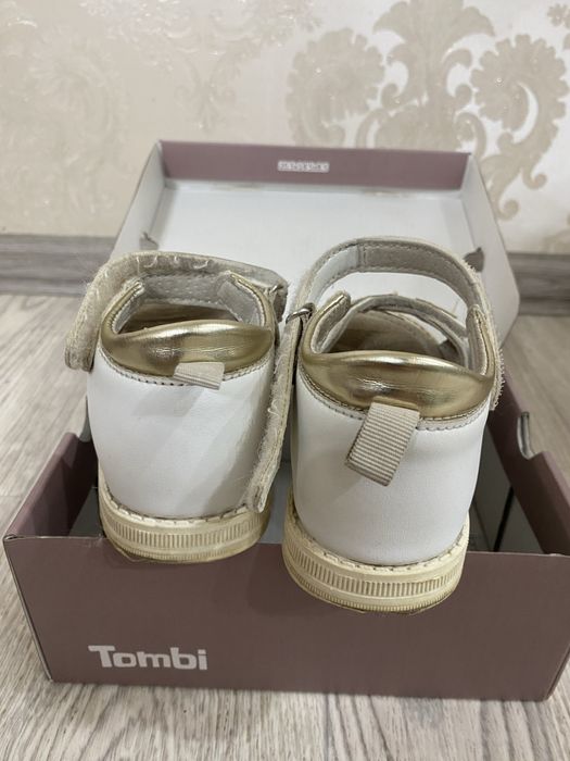 Сандали для девочки