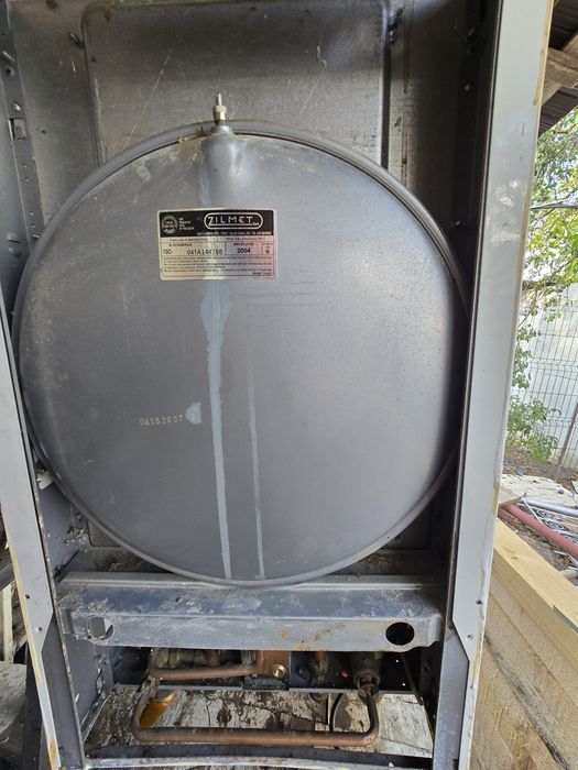 Centrală termică Ariston pe gaz –  Pentru piese sau utilizare