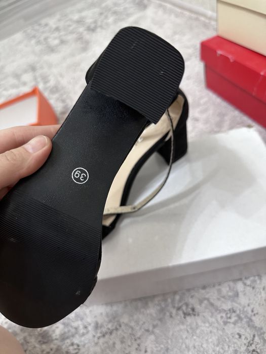 Летняя обувь новая