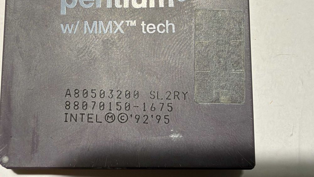 CPU Intel P1 Pentium MMX 200 MHz socket 7