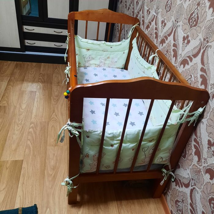 Продам детскую кроватку