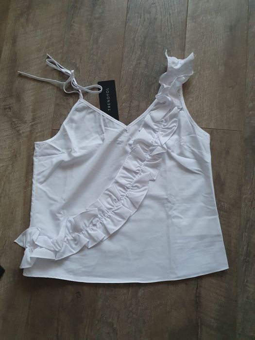 Tricouri sport Puma, Converse si topuri elegante marimea M, noi