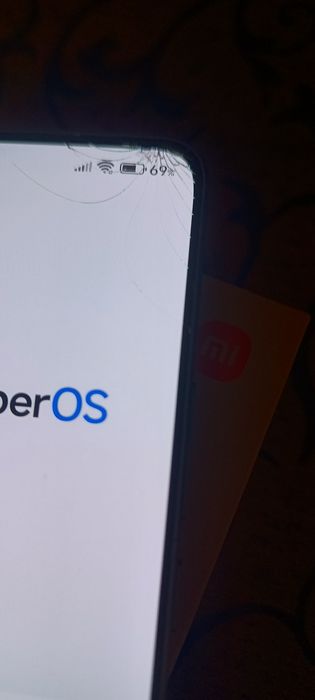 Redmi note 13 pro sticlă fisurată