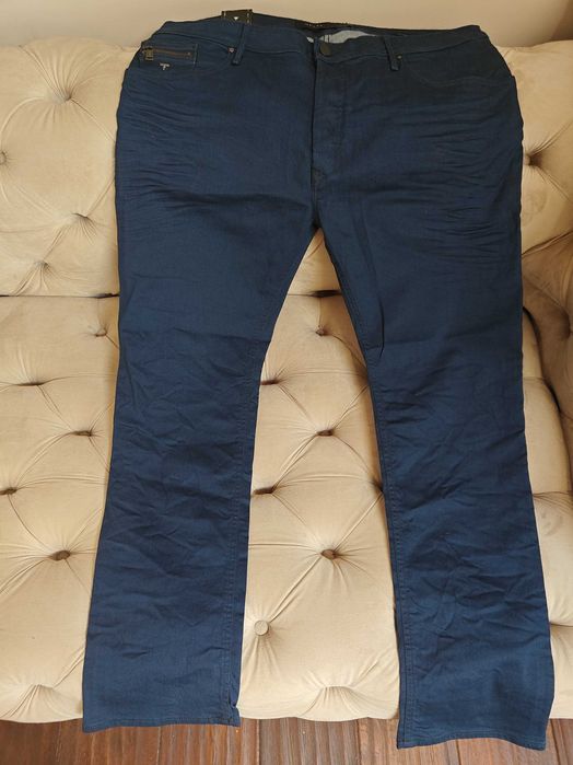 Blugi Diesel + blugi Guess+ geacă blugi Guess toate originale noi .