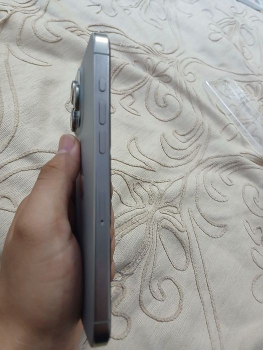 Iphone 15 pro max ochilmagan