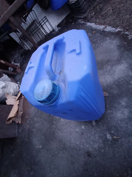 Продам каныстры 30 литровые