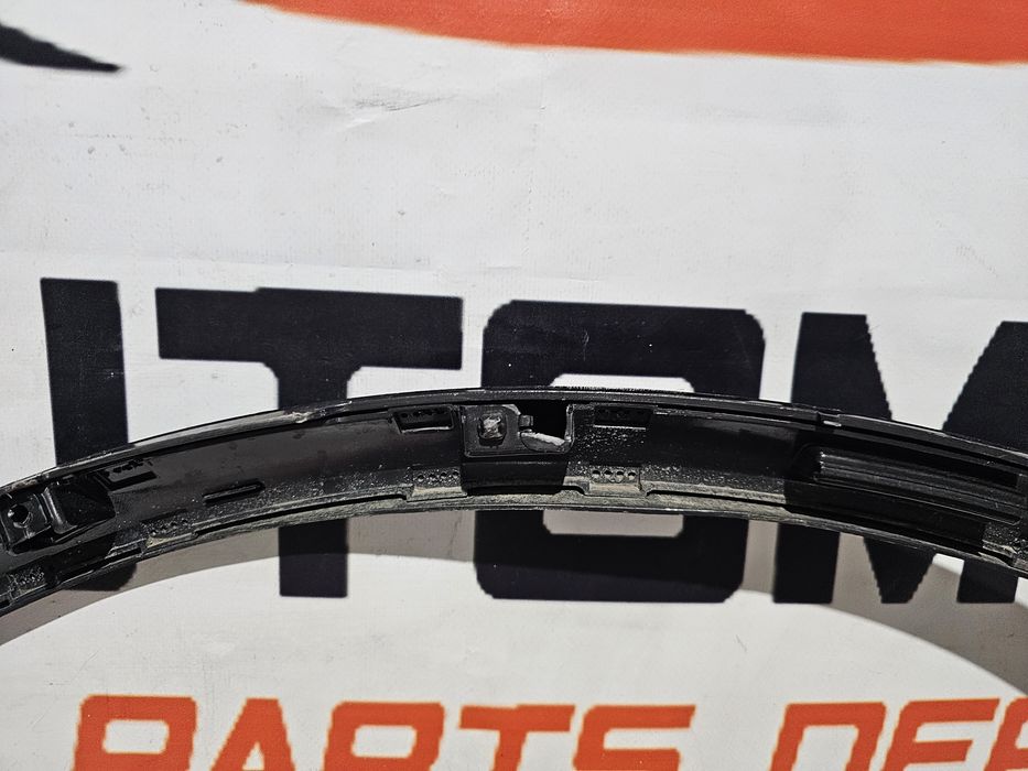 Bandou aripa dreapta fata Porsche Macan Turbo dupa 2024 cod 95C853718N