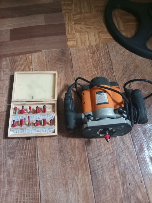 Продам Фрезерная машынка отличном состояние