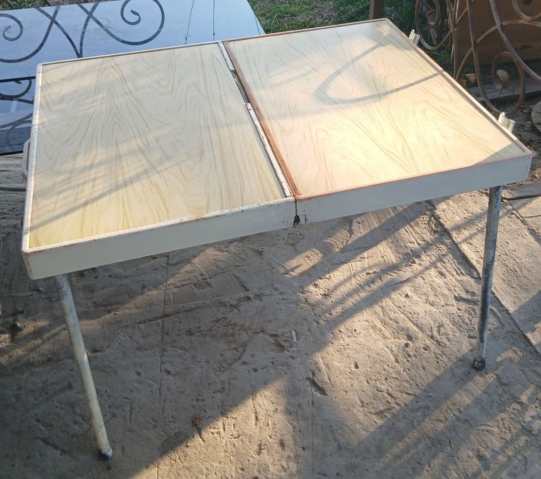 Продам столик советский