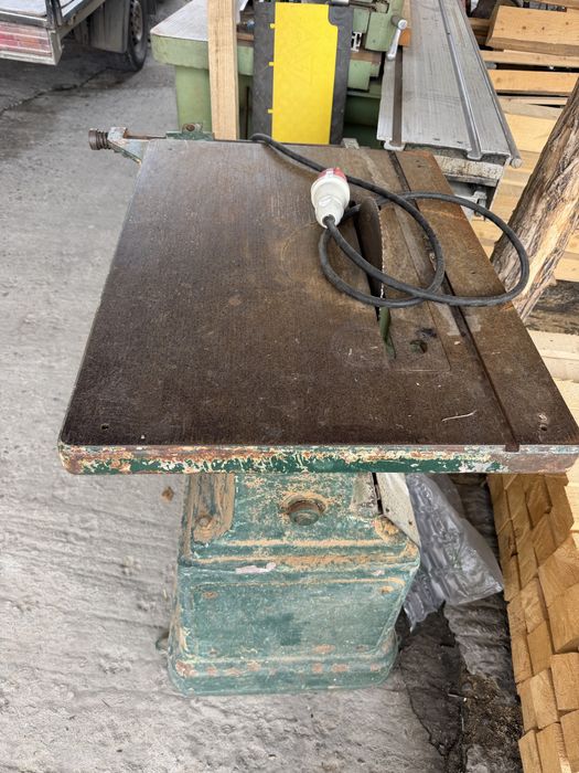 Utilaje profesionale prelucrat lemn