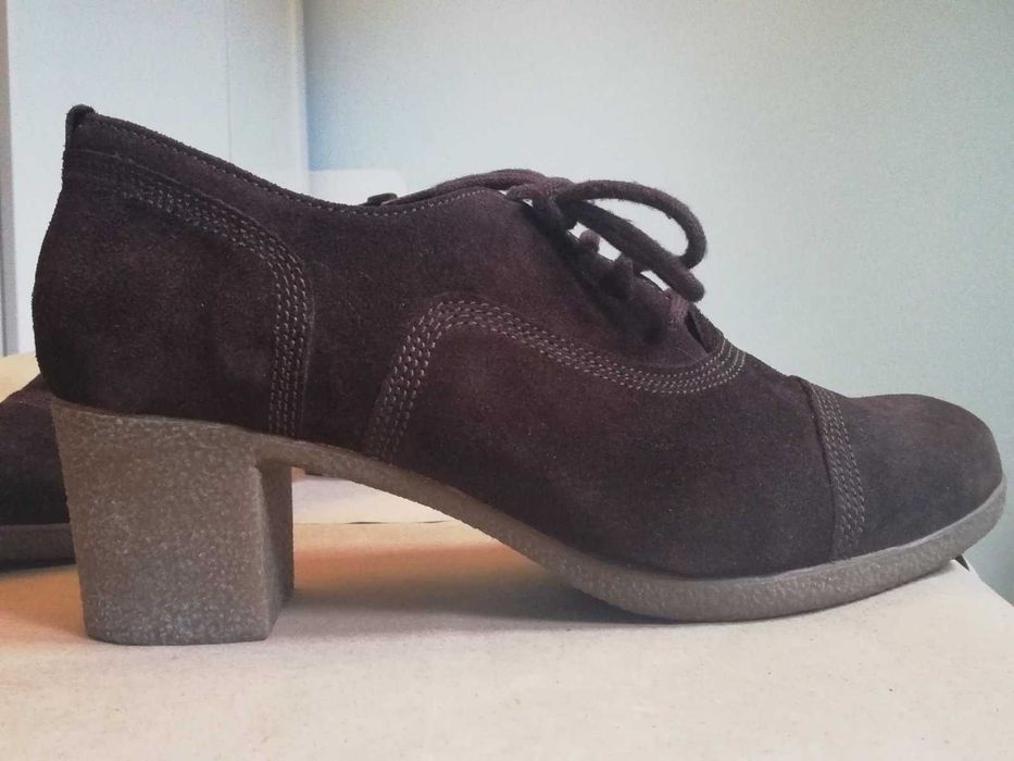 Български обувки от естествен велур