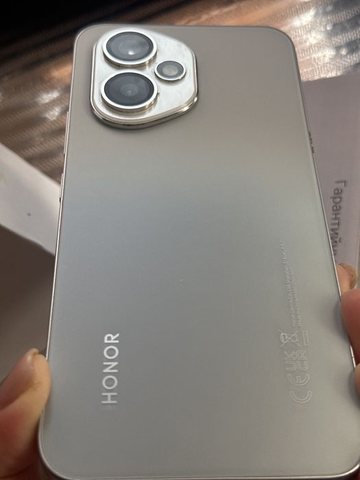 HONOR 400(5G) с гарантией.