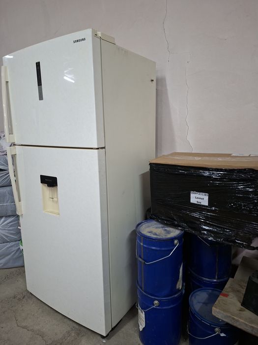 Холодильник SAMSUNG