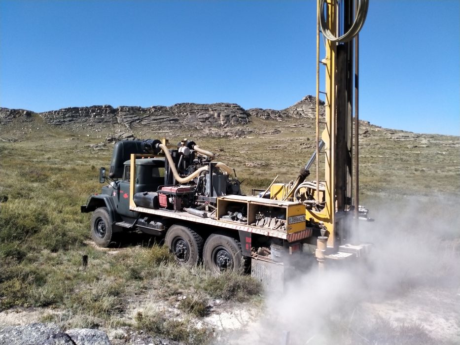 Бурение скважин .