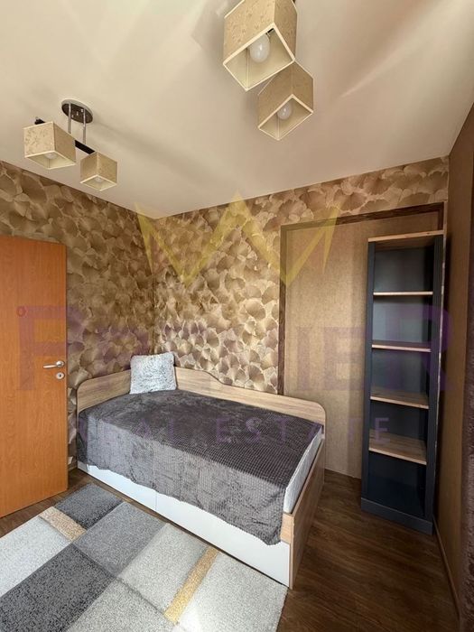 Продава се Тристаен апартамент в Пловдив, Младежки Хълм - 80 кв.м за 2963 €/кв.м - Снимка #9