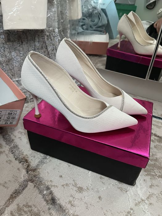 Туфли бежевый 38 размер