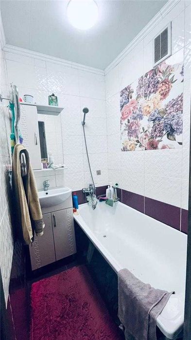 Продам 2комн квартиру на 14мкр