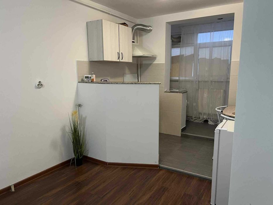 Inchiriez apartament 2 camere decomandat regim hotelier