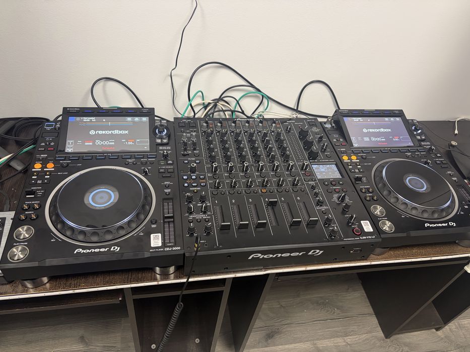 Setup DJ complet Pioneer – 2x CDJ-3000 + Mixer DJM-V10