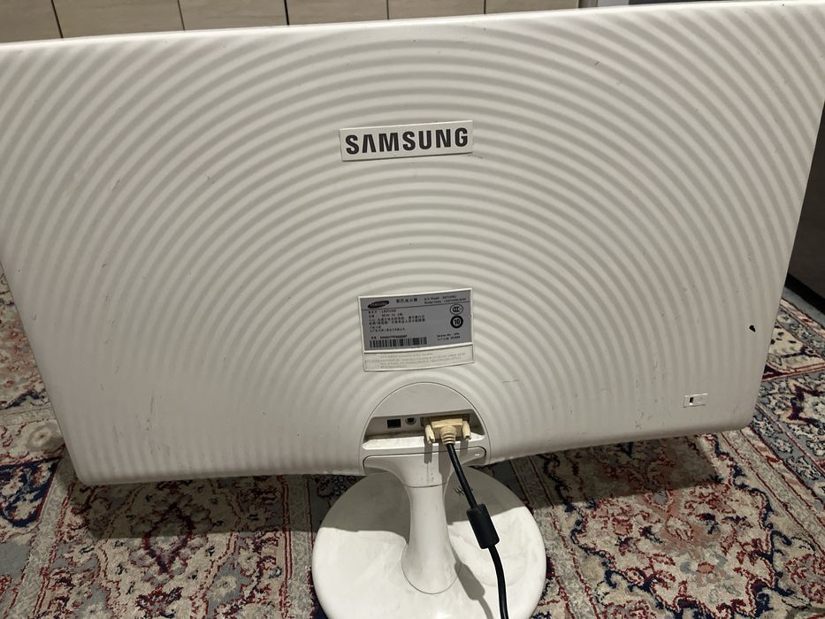 Монитор самсунг.