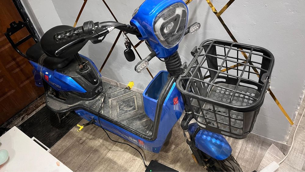 Продам электромопед марка:sk8