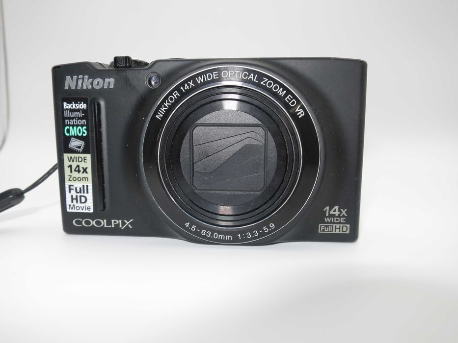 Nikon Coolpix S8200 ултра компактен цифрова фотоапарат, дигитална камера Full-HD, 14x оптичен зум,  пълен комплект, работи отлично