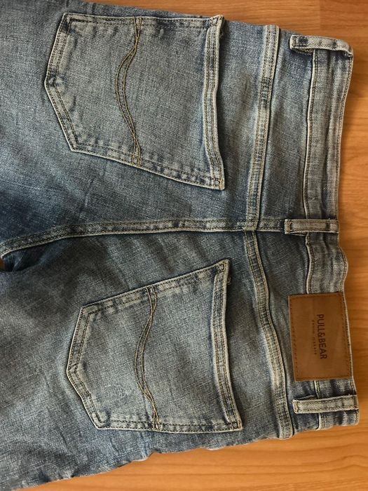 Blugi albaștri Pull & Bear