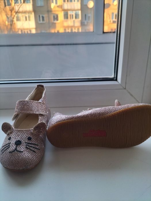 Нарядная обувь для девочки