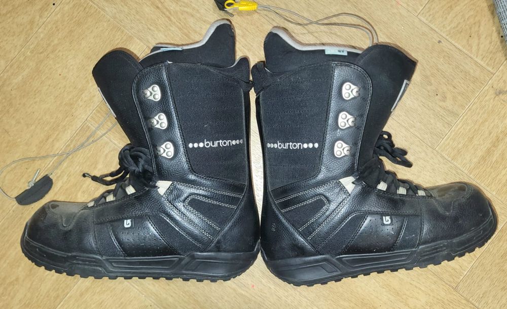 Продам сноуборд и ботинки брендовые для райдеров