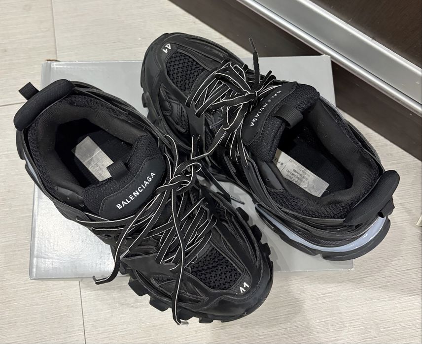 Balenciaga track