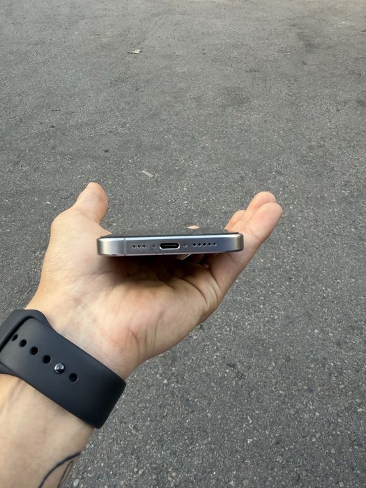 Продам Iphone 15 pro