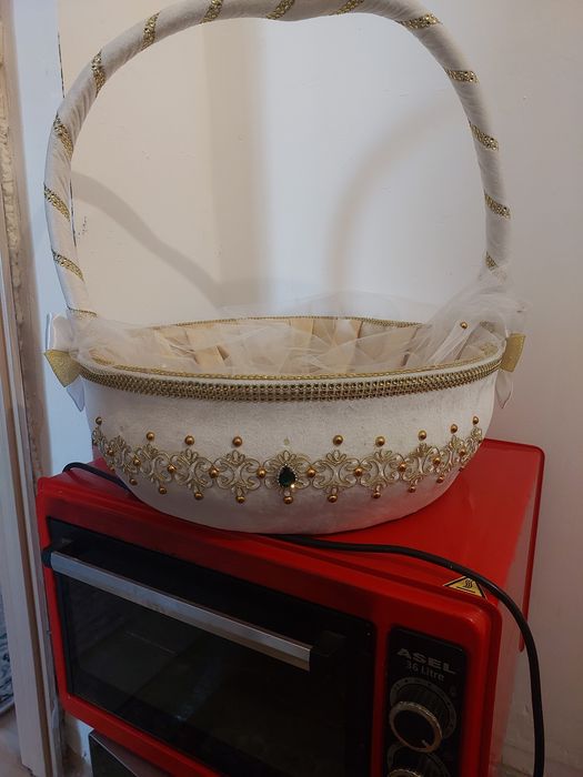 Продам корзину тойским нашим.