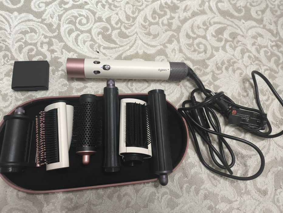 Фен для волос , Дайсон.