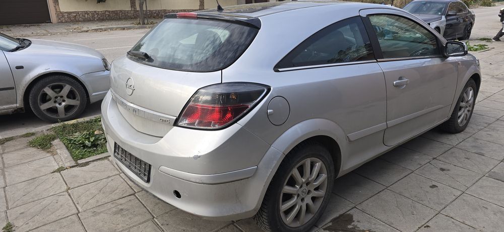 Opel Astra H на части